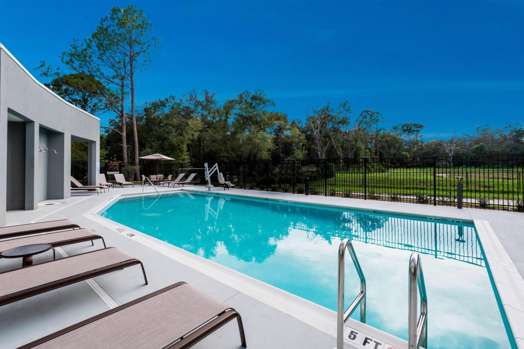 Courtyard By Marriott Tampa Northwest/veterans Expressway West Chase