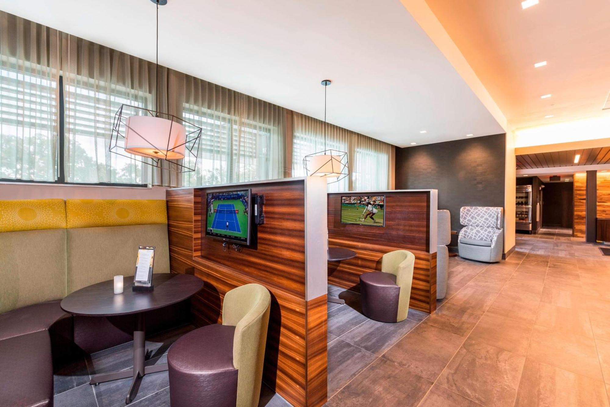 Hotel Courtyard By Marriott Tampa Northwest/veterans Expressway West Chase