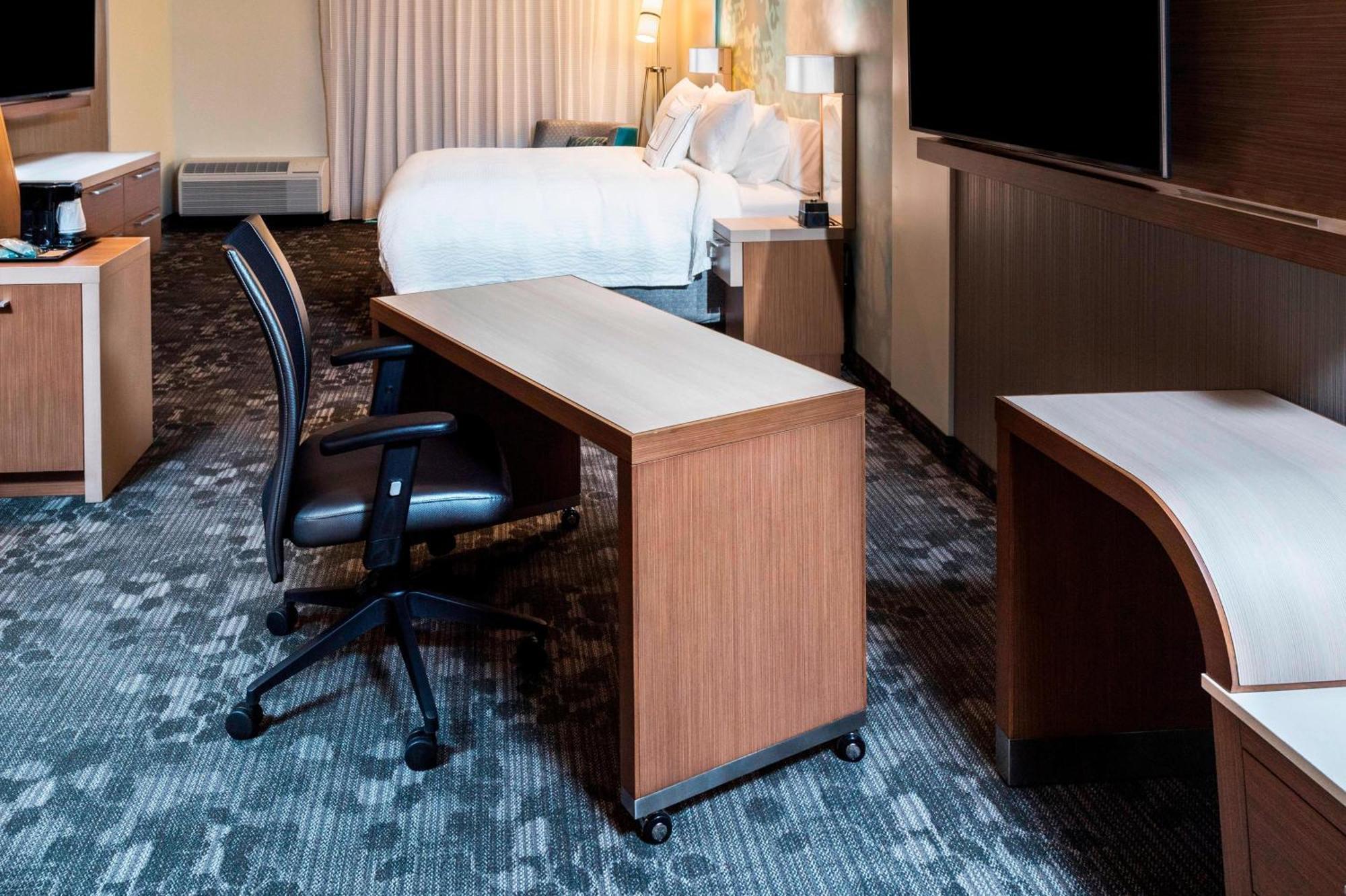 Hotel Courtyard By Marriott Tampa Northwest/veterans Expressway 3*