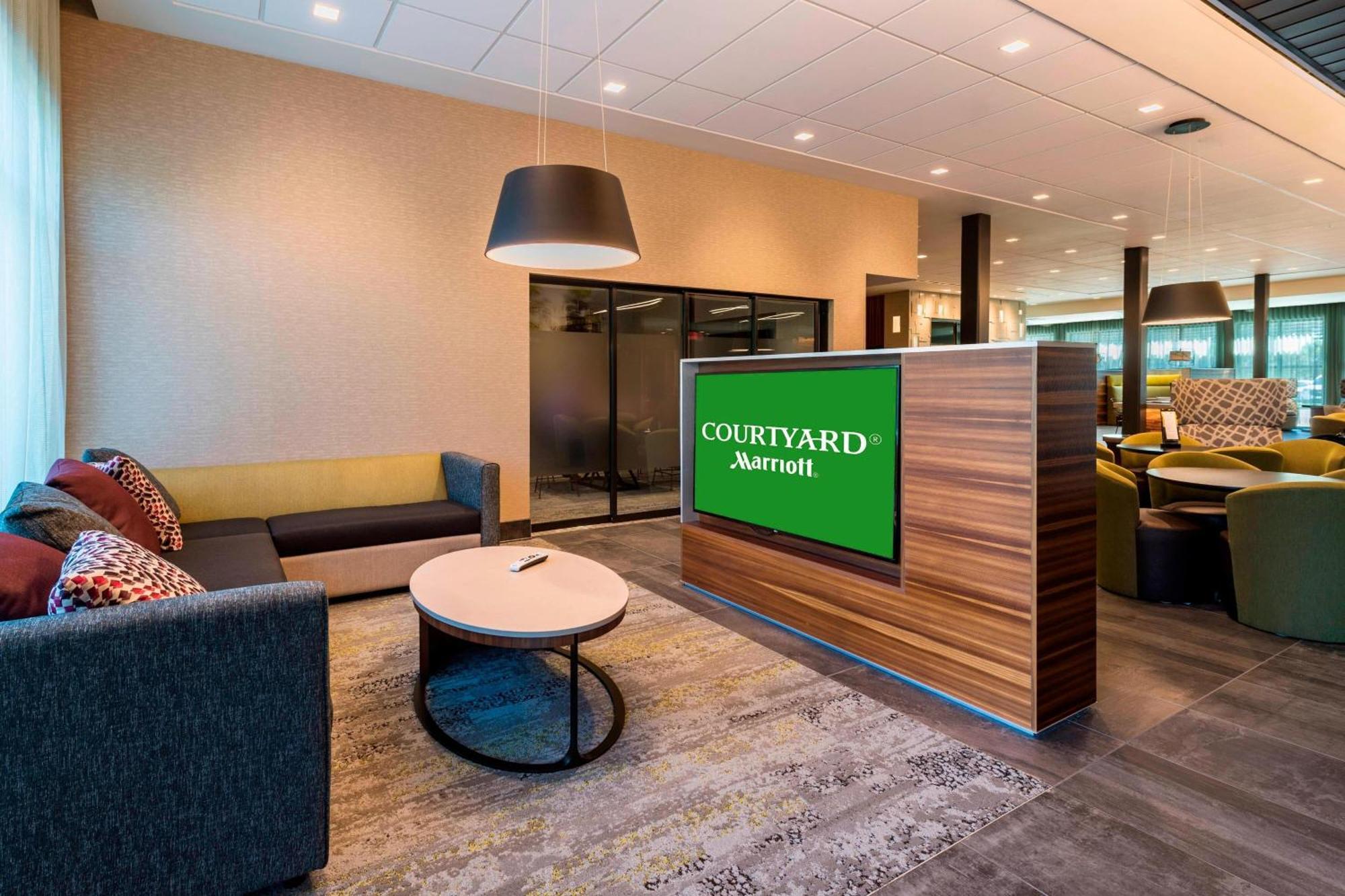 Courtyard By Marriott Tampa Northwest/veterans Expressway Hotel