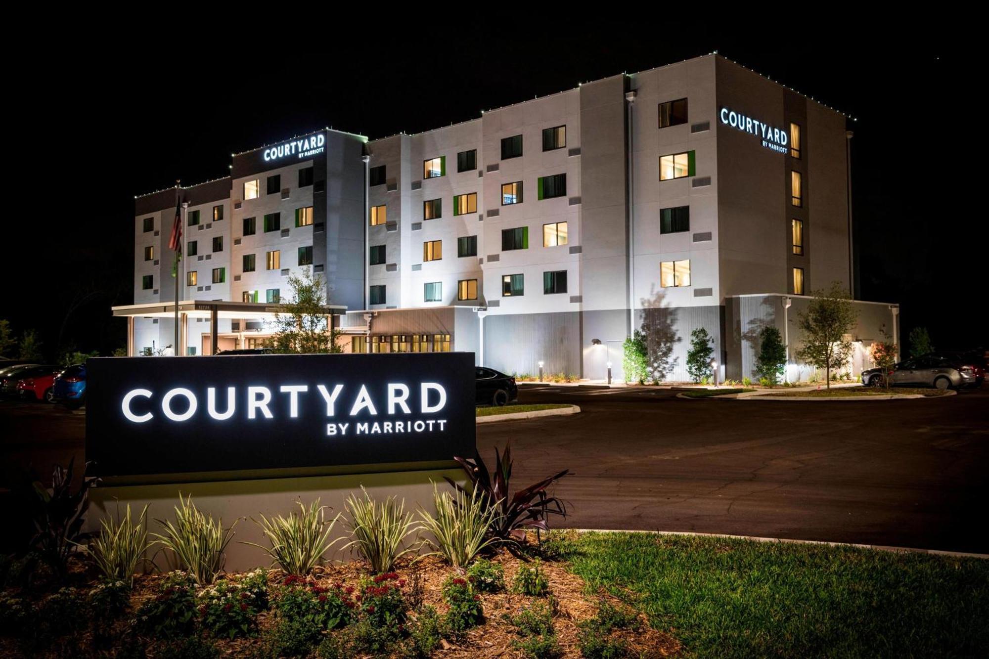 Hotel Courtyard By Marriott Tampa Northwest/veterans Expressway 3*